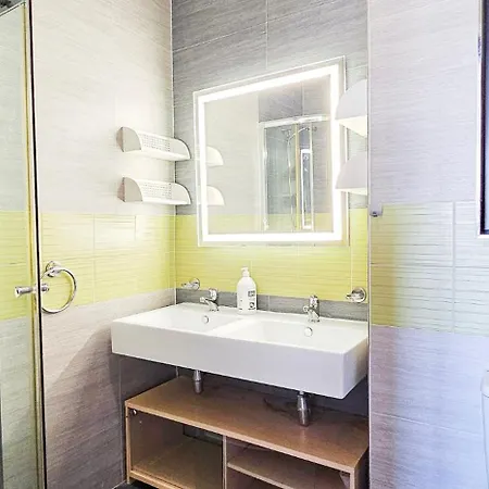 The Breeze - S3 Apartment